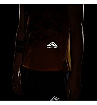 Nike Dri-FIT Rise 365 - Trailrunningtop - Herren, LIGHT CURRY/HABANERO RED